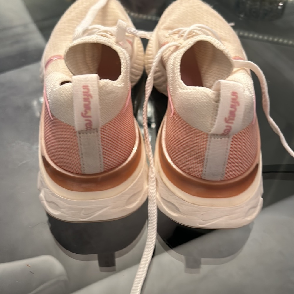 Nike Infinity React Sneaker - image 5